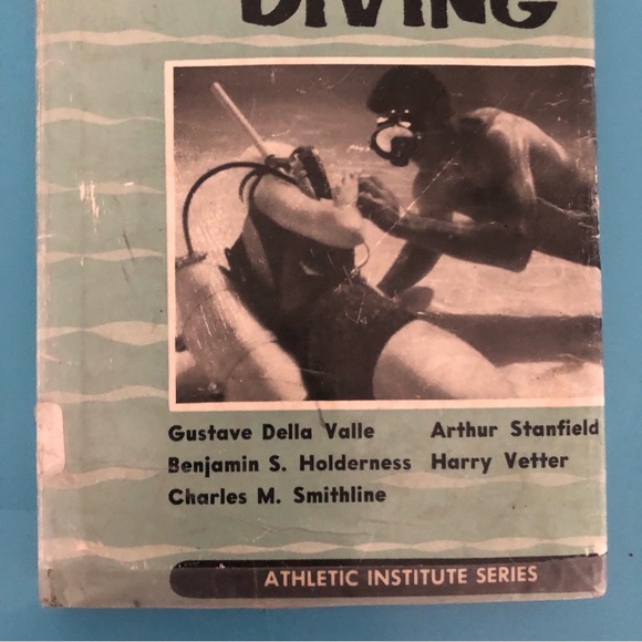 Vintage Skin & Scuba Diving Book from the Athletic Institute Series - hardcover - Picture 2 of 9